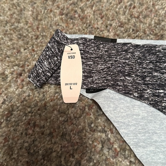 Victoria Secret Thong - Picture 3 of 4